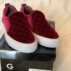 Brand new Slip on maroon sneakers GbyGuess